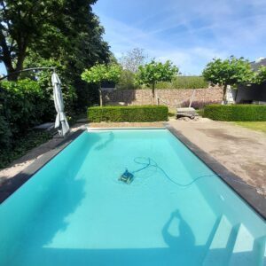 Ontdek professionele zwembad aanleg en zwembadbouw door HVD AQUA - wij leveren maatwerk ontwerpen, vakmanschap en precisie voor uw droomzwembad. Onze diensten zijn beschikbaar in Tilburg, Breda, Oisterwijk, Waalwijk, Goirle, Berkel-Enschot, Gilze en Rijen, Hilvarenbeek, Dongen, Kaatsheuvel, Moergestel, Udenhout en omliggende gebieden. Neem vandaag nog contact met ons op om uw zwembadproject te realiseren.