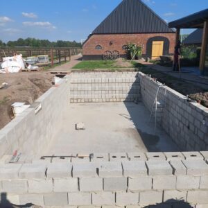 Professionele zwembad aanleg en zwembadbouw door HVD AQUA - maatwerk ontwerpen, vakmanschap en precisie voor jouw droomzwembad in Tilburg, Breda, Oisterwijk, Waalwijk, Goirle, Berkel-Enschot, Gilze en Rijen, Hilvarenbeek, Dongen, Kaatsheuvel, Moergestel, Udenhout en andere omliggende gebieden.