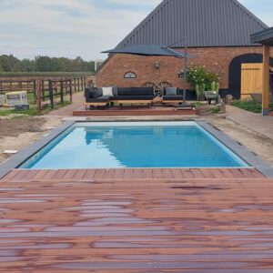 Professionele zwembad aanleg en zwembadbouw door HVD AQUA - maatwerk ontwerpen, vakmanschap en precisie voor jouw droomzwembad in Tilburg, Breda, Oisterwijk, Waalwijk, Goirle, Berkel-Enschot, Gilze en Rijen, Hilvarenbeek, Dongen, Kaatsheuvel, Moergestel, Udenhout en andere omliggende gebieden.