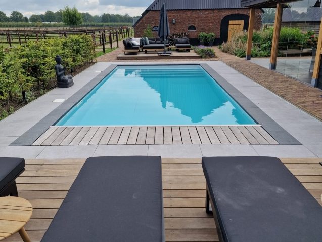 Plunge pool in Udenhout, Berkel-Enschot, Tilburg, Goirle, Hulten, Breda, Brabant en Dongen – Ontdek onze luxe plunge pools en zwembaden, perfect voor verkoeling en ontspanning in de regio Tilburg. Wij bieden een volledige service aan, inclusief de aanleg van zwembaden en zwemvijvers, onderhoud, techniekruimte, verbouw en ombouw. Daarnaast zijn wij gespecialiseerd in renovatiewerk en folie lassen. Onze compacte zwembaden en op maat gemaakte plunge pools zijn ideaal voor kleinere tuinen en bieden een stijlvolle oplossing voor jouw buitenruimte. Ervaar de hoogste kwaliteit en service met onze uitgebreide zwembad- en zwemvijverdiensten in Udenhout, Berkel-Enschot, Tilburg, Goirle, Hulten, Breda en Dongen.