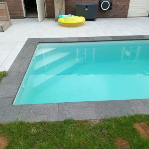 Plunge pool in Udenhout, Berkel-Enschot, Tilburg, Goirle, Hulten, Breda, Brabant en Dongen – Ontdek onze luxe plunge pools, ideaal voor verkoeling en ontspanning in de regio Tilburg. Onze compacte zwembaden zijn perfect voor kleinere tuinen en bieden een stijlvolle en verfrissende manier om te ontspannen. Met onze plunge pools kun je genieten van een hoogwaardige en elegante oplossing voor jouw buitenruimte. Perfect voor het Brabantse klimaat en aangepast aan de wensen van bewoners in Udenhout, Berkel-Enschot, Tilburg, Goirle, Hulten, Breda en Dongen. Ervaar ultiem comfort en stijl met onze op maat gemaakte plunge pools.