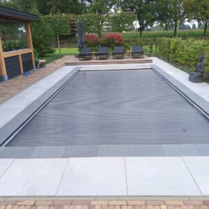 Plunge pool in Udenhout, Berkel-Enschot, Tilburg, Goirle, Hulten, Breda, Brabant en Dongen – Ontdek onze luxe plunge pools, ideaal voor verkoeling en ontspanning in de regio Tilburg. Onze compacte zwembaden zijn perfect voor kleinere tuinen en bieden een stijlvolle en verfrissende manier om te ontspannen. Met onze plunge pools kun je genieten van een hoogwaardige en elegante oplossing voor jouw buitenruimte. Perfect voor het Brabantse klimaat en aangepast aan de wensen van bewoners in Udenhout, Berkel-Enschot, Tilburg, Goirle, Hulten, Breda en Dongen. Ervaar ultiem comfort en stijl met onze op maat gemaakte plunge pools.